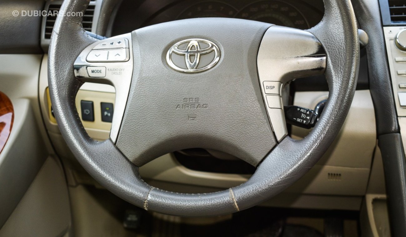 Toyota Aurion Gulf - without accidents - number one - fingerprint - aperture - screen - camera - cruise control -