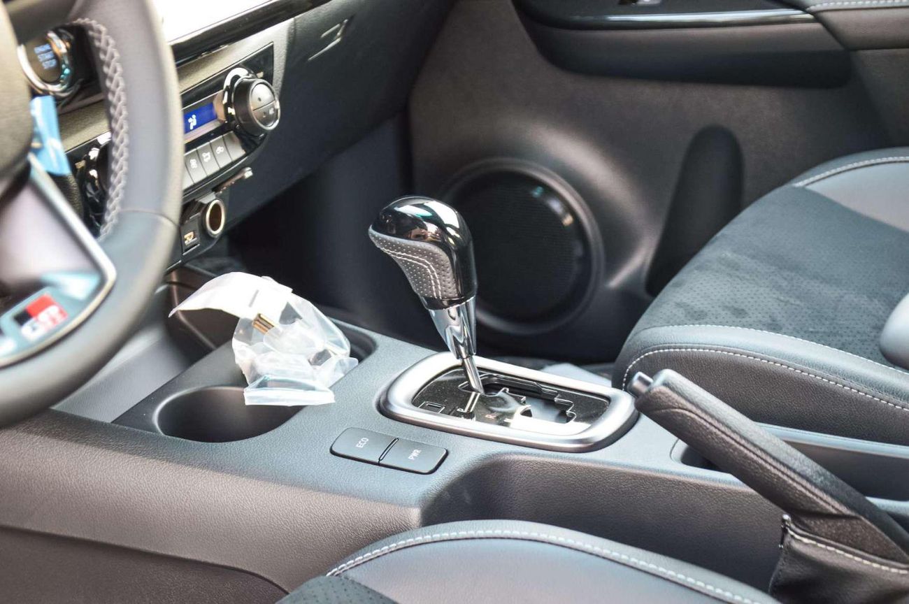 تويوتا هيلوكس GR Sport 4.0L