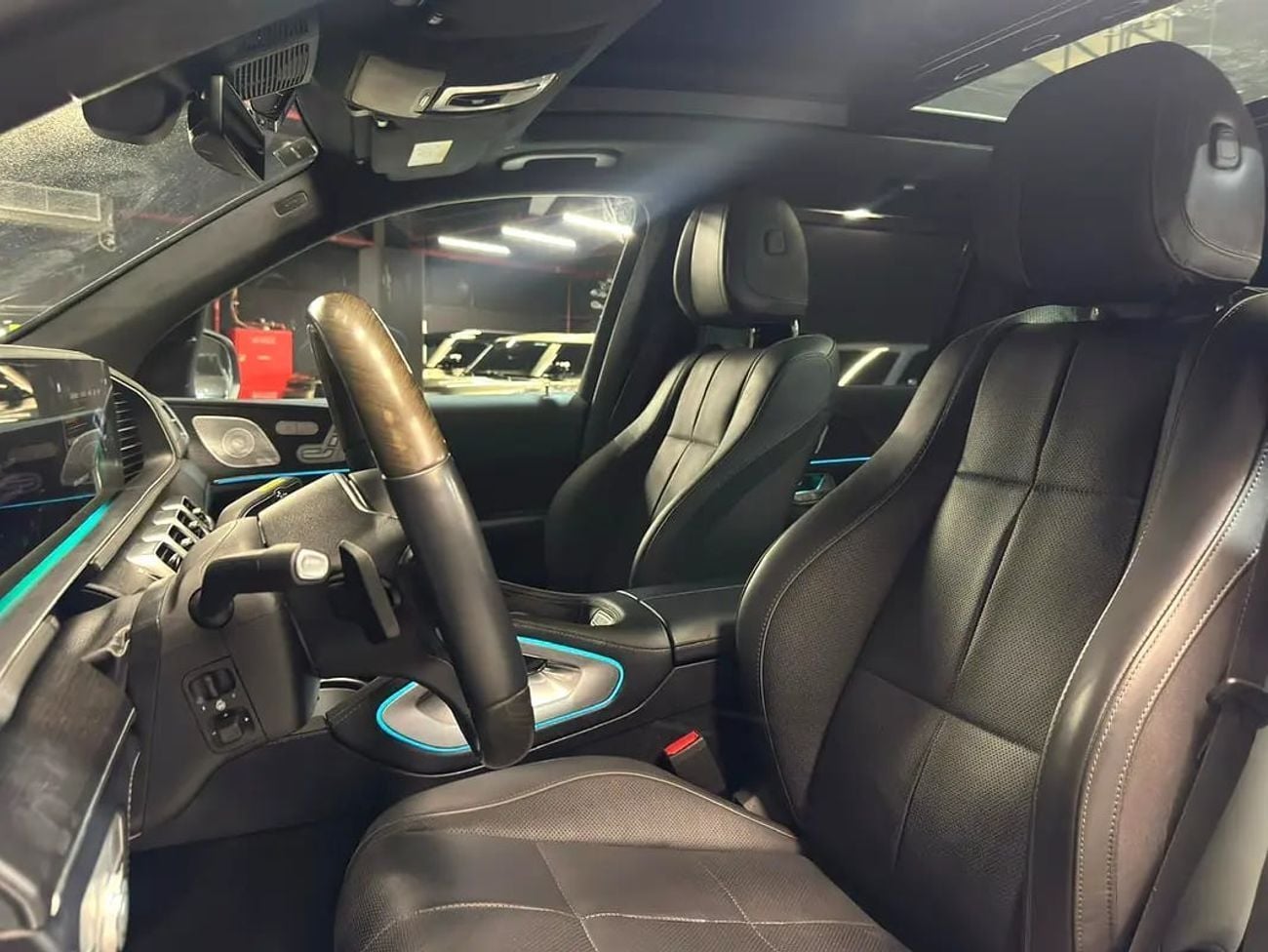 Mercedes Benz GLS580 STD | Ultra Low KM | V8 | AED 179,999
