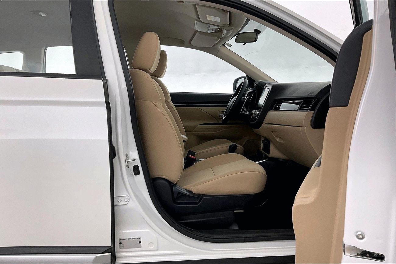 Mitsubishi Outlander GLX Basic | National Day Celebration | Guaranteed Warranty | 0 Down Payment