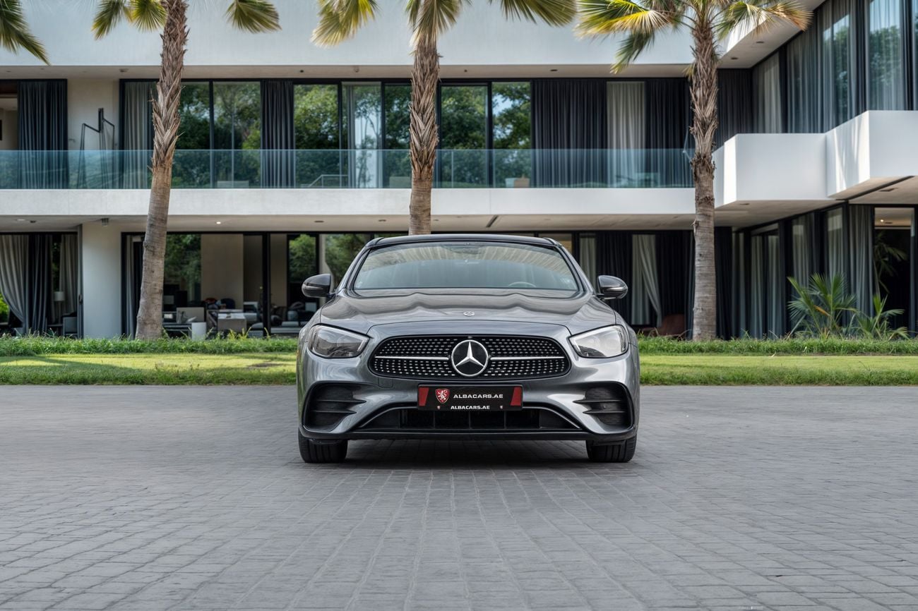 Mercedes-Benz E300 E300 | 3,917 P.M | 0% Downpayment | LOW KM | IMMACULATE!