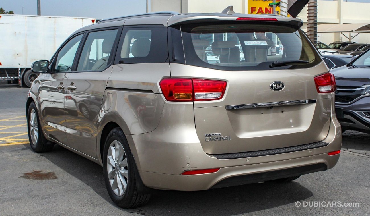 Kia Carnival