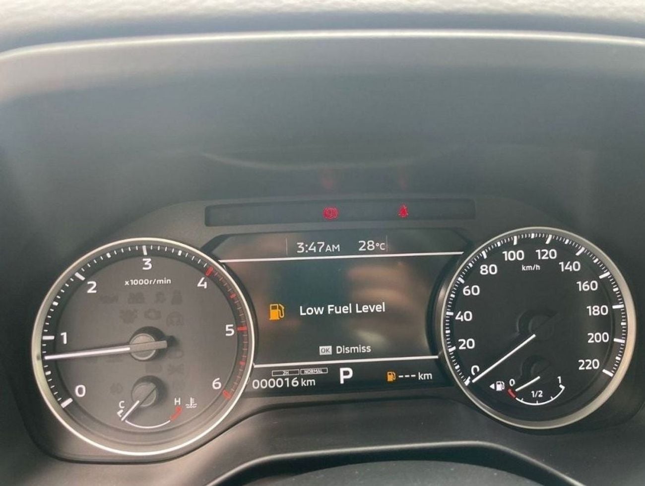 ميتسوبيشي L200 GL SPORTERO 20204 FULL OPTION DIESEL