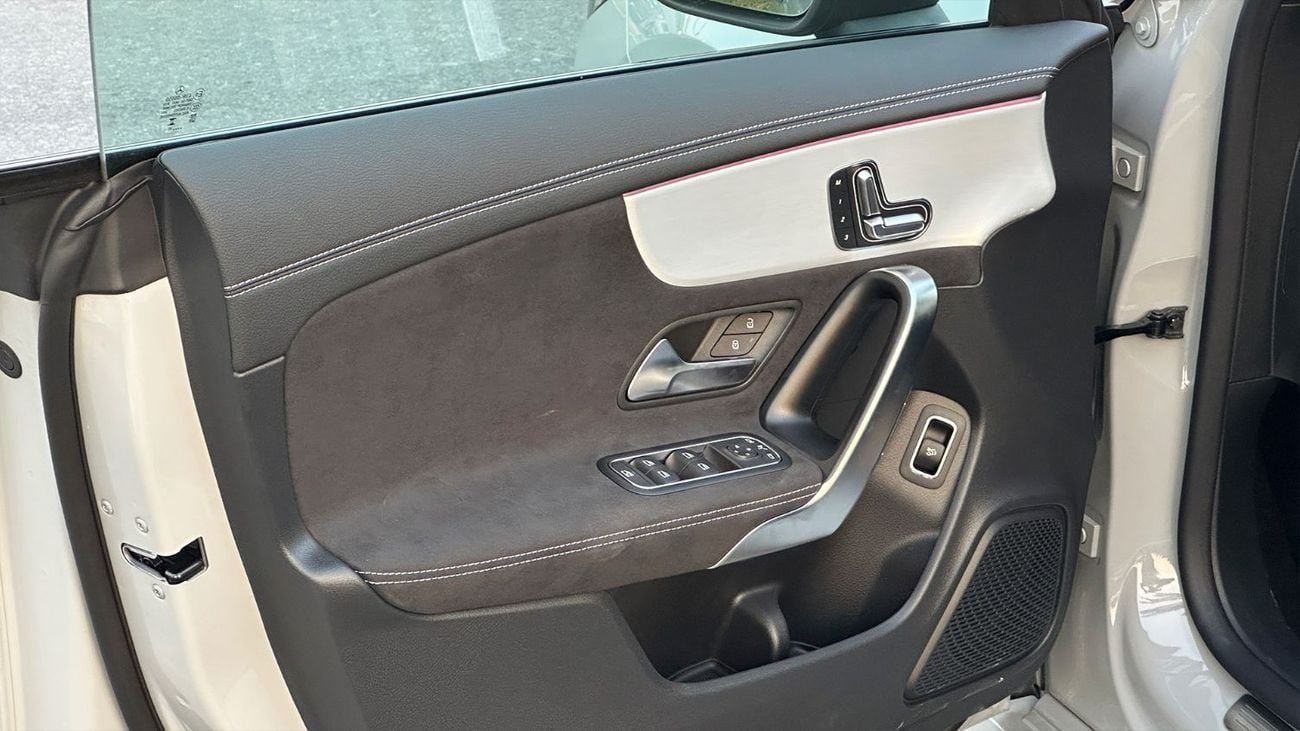 Mercedes-Benz CLA 200 Mercedes-Benz CLA 200 2026 Full options AMG Package 0 km Agency Warranty