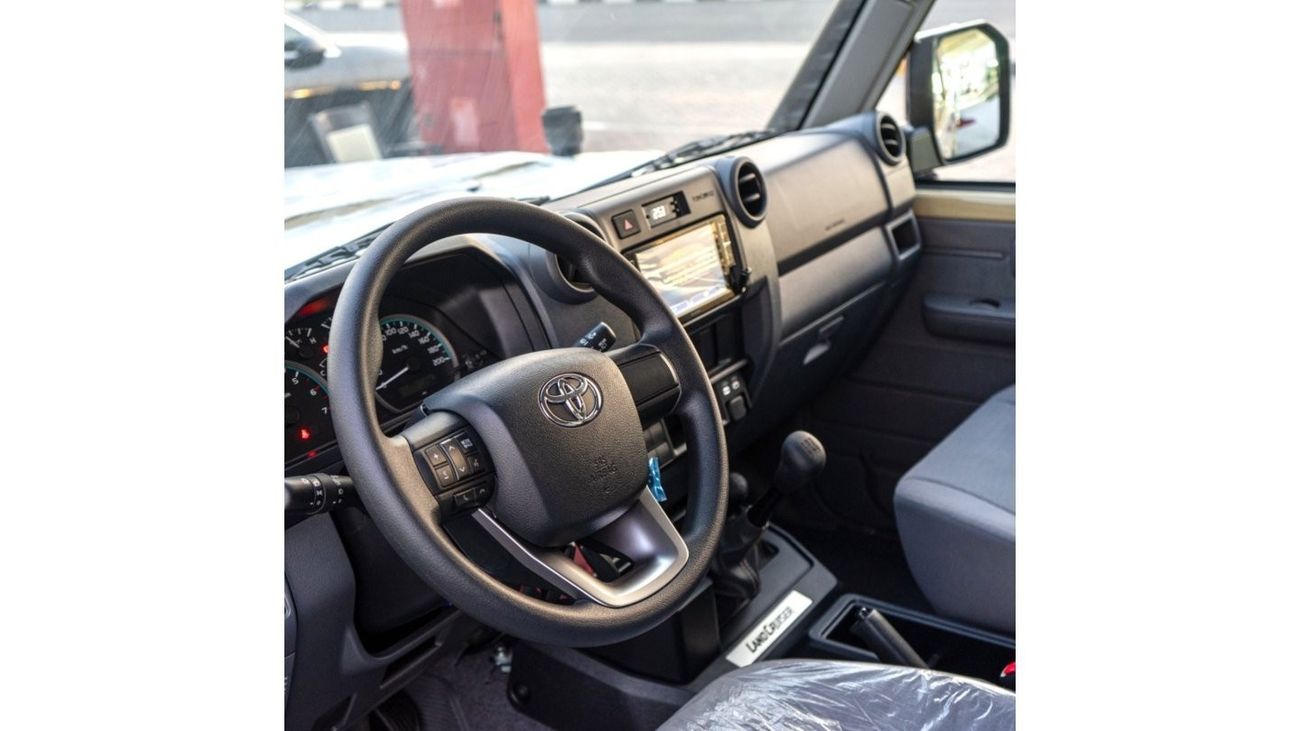 تويوتا لاند كروزر 70 Hard Top | High Option | 4.0L | V6 | Petrol | M/T (5 Doors)