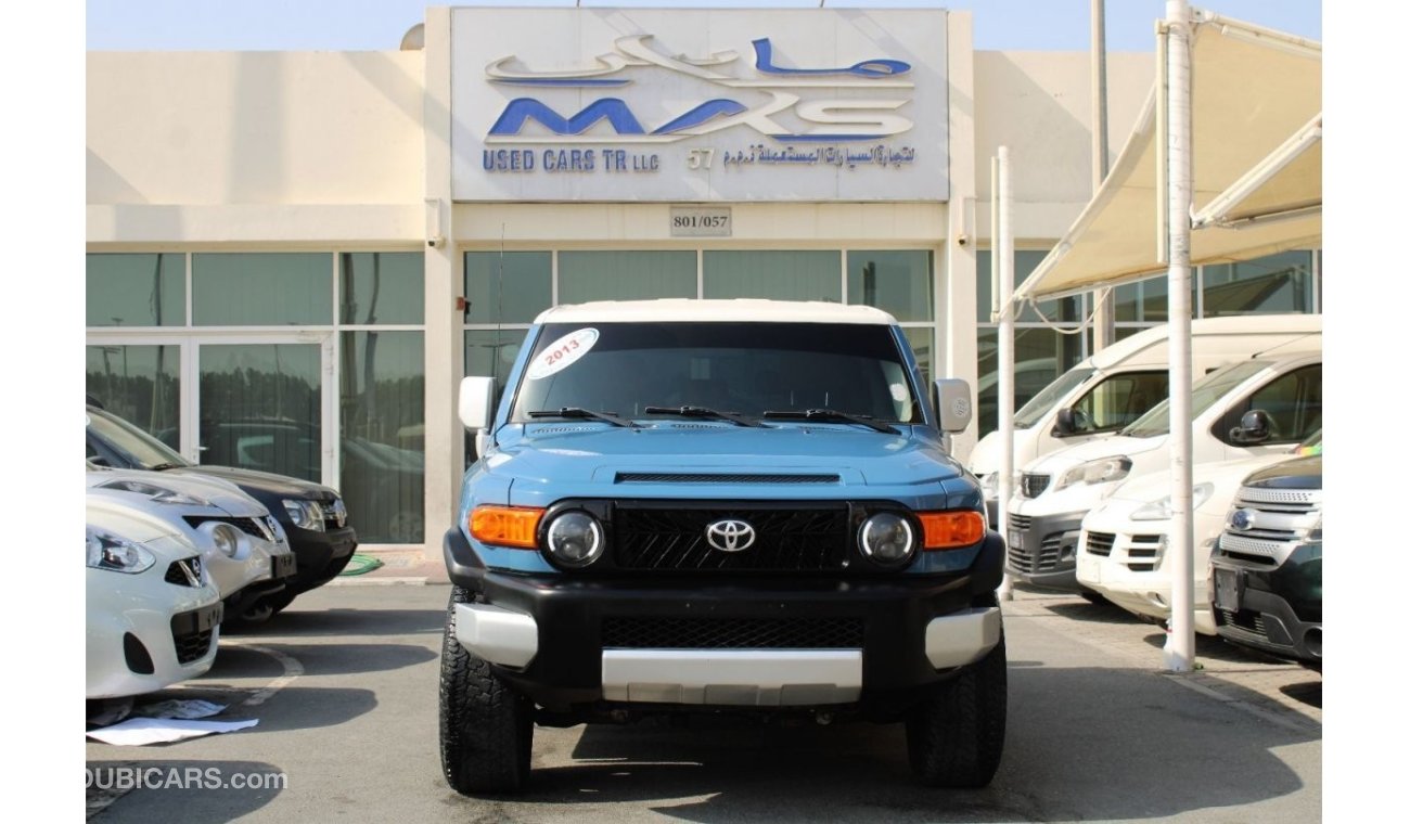 Toyota FJ Cruiser GCC - ACCIDENTS FREE - GXR - CAR IS IN PERFECT CONDITION INSIDE OUT