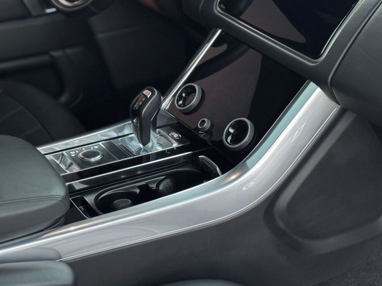 Land Rover Range Rover Sport HSE DYNAMIC RANGE ROVER SPORT FULL OPTION Dynamic Black P525 5.0L