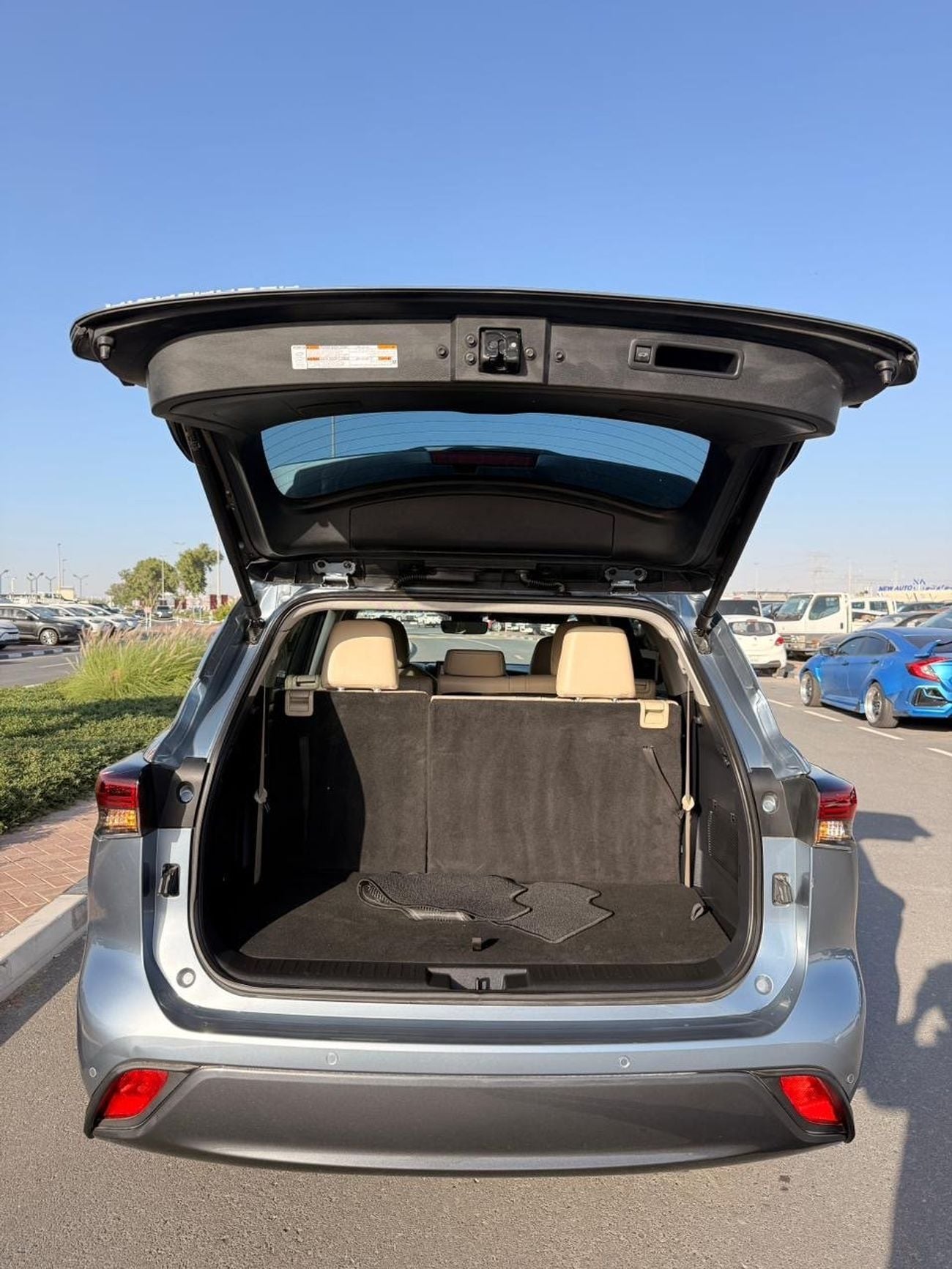 تويوتا هايلاندر Hybrid Platinum 2.5L // panoramic, 360 Camera // head up display full option 2024