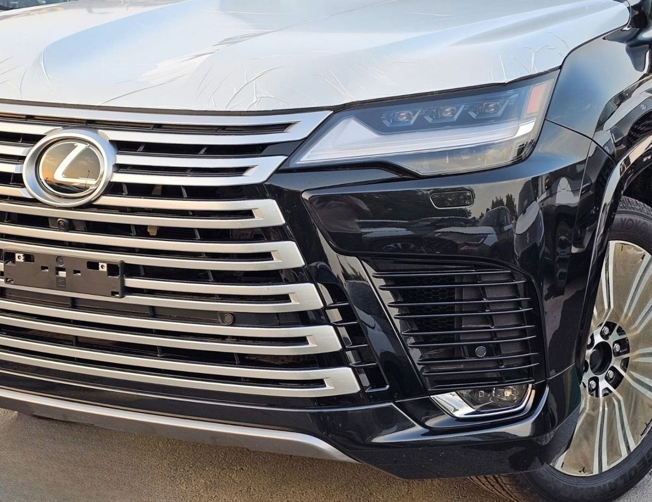 Lexus LX600 TURBO SPORT LEXUS LX600 TURBO SPORT || 3.5L PETROL V6 4WD A/T | RADAR | SOFT CLOSE DOOR | FULL OPTION (CODE # L6