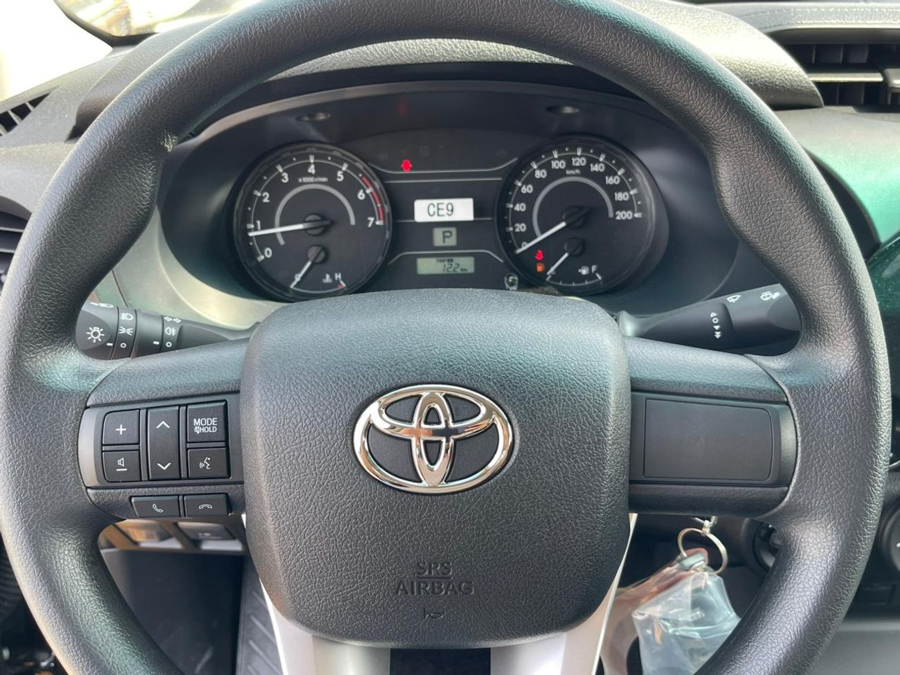 تويوتا هيلوكس Toyota Hilux Hilux 2.7 AT 4X4 DLX 2026