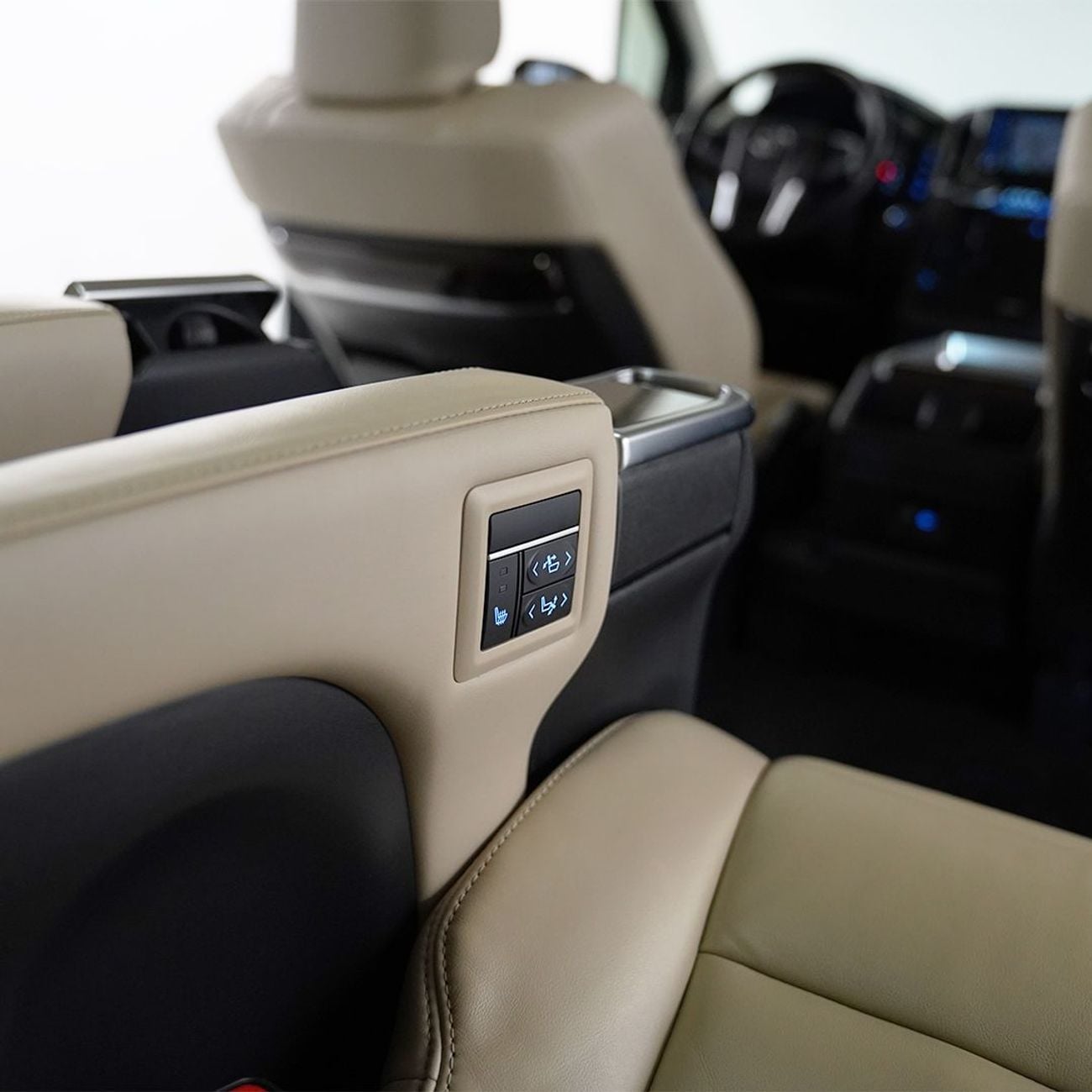 Toyota Granvia 3.5L Premium 2023 Toyota Granvia, Warranty, Captain Seats, Full Options, Low Kms, GCC