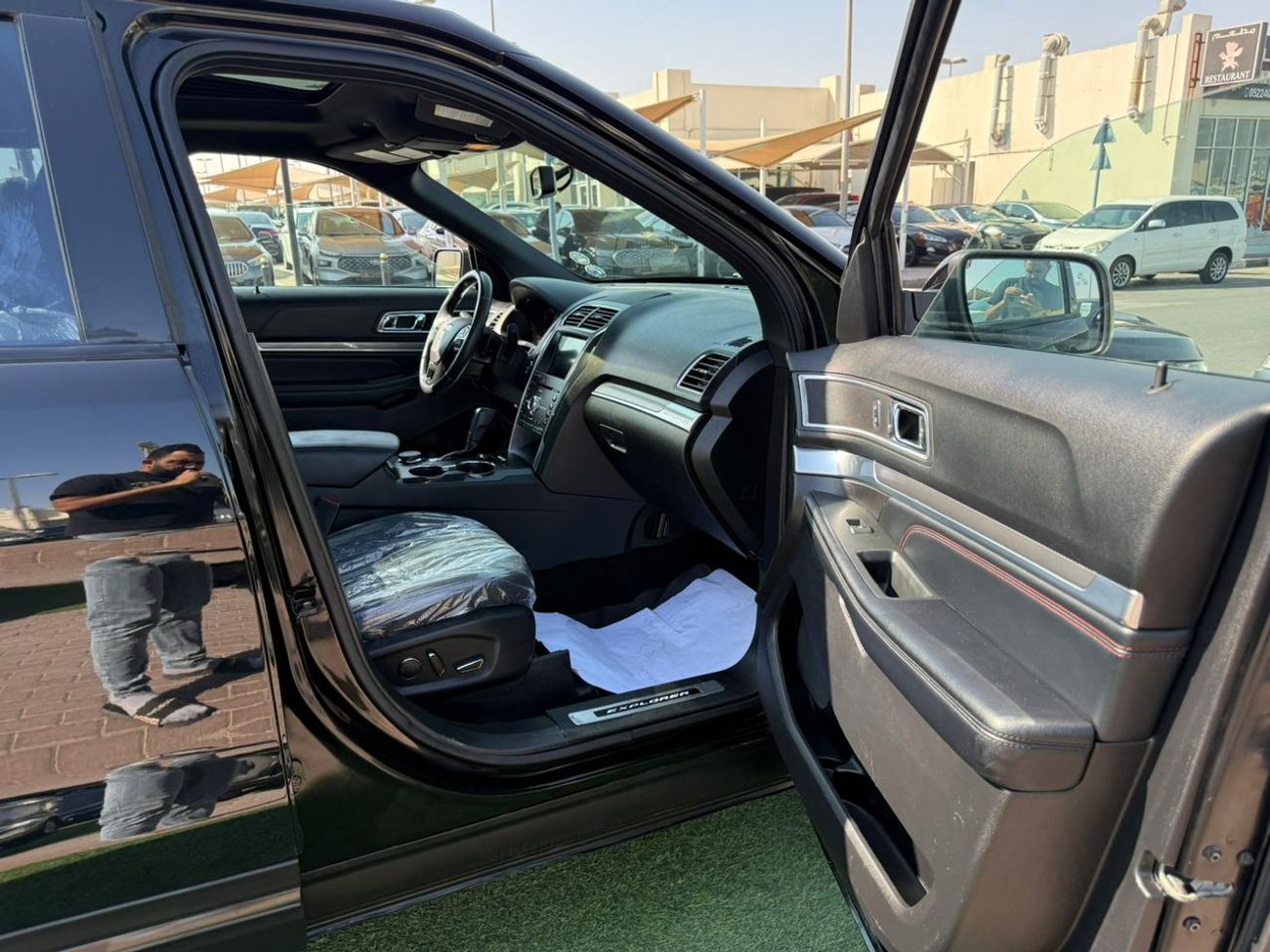 Ford Explorer XLT 3.5L VERY CLEAN CAR