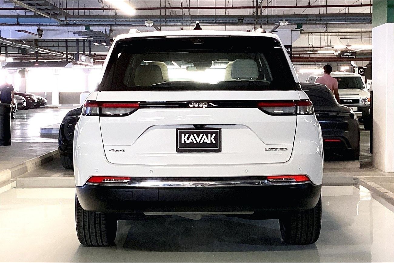 جيب جراند شيروكي Limited Plus | شامل الضمان | 0 ﺪﻔﻋﺓ ﺃﻮﻟﻯ