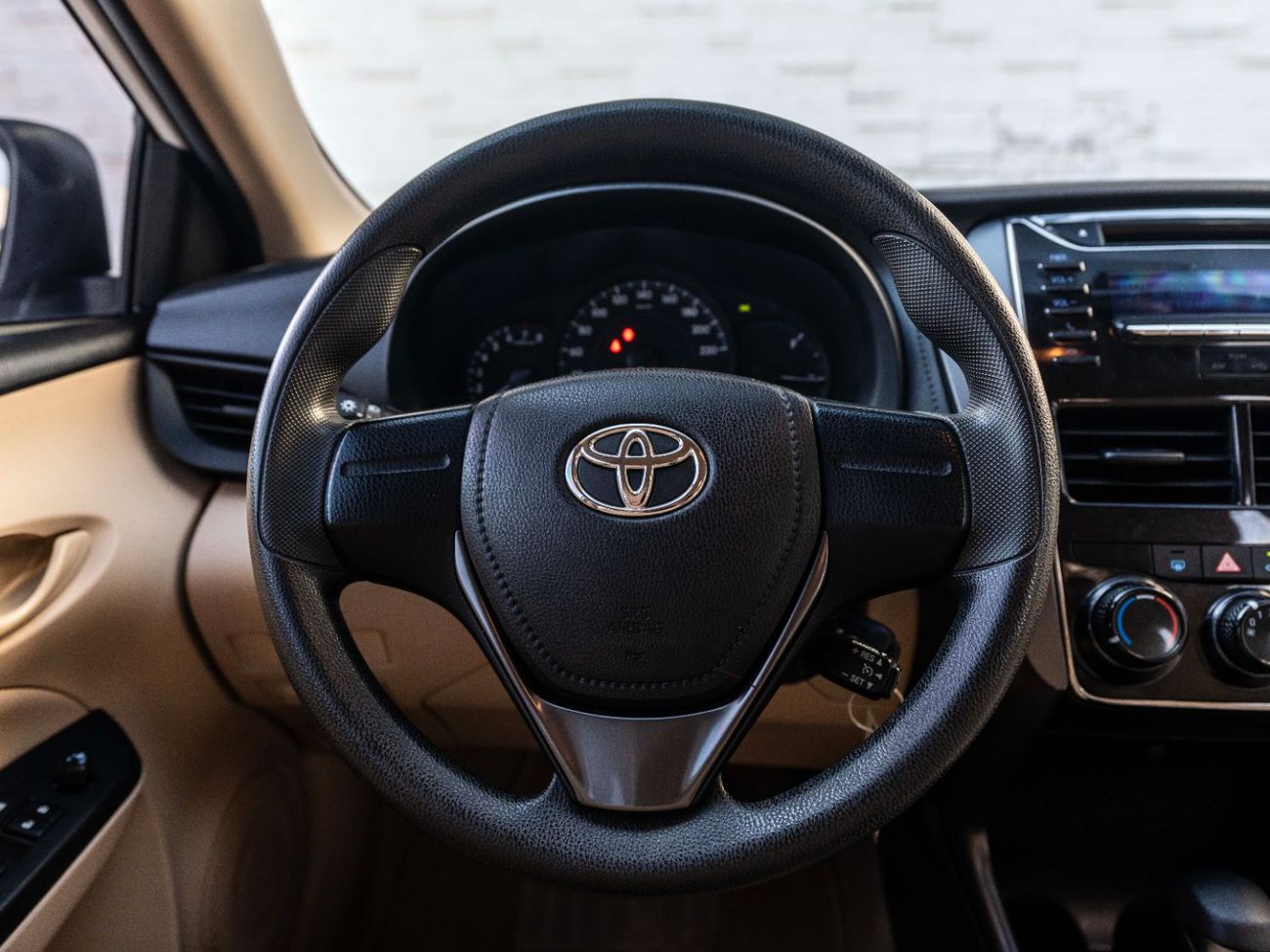 تويوتا يارس 1.5L E