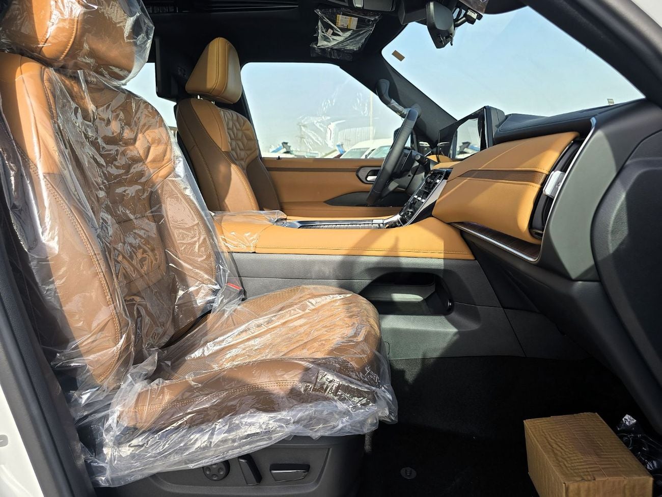 Nissan Patrol Nissan Patrol LE Platinum City 3.5l Twin turbo petrol A/T 4WD SUV White  Color Inside Tan GCC 2026 M