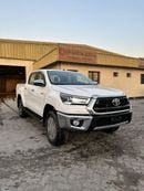 تويوتا هيلوكس SR5 2.7L Petrol Manual Transmutation Double Cap 4x4