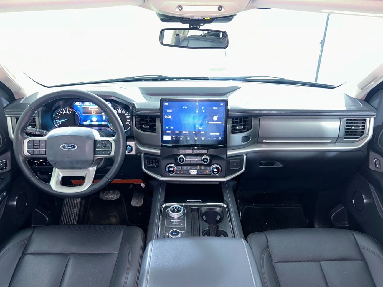 Ford Expedition XLT 3.5L (380 HP) 4WD XT223W / AL TAYER MOTORS / AL QOUZ