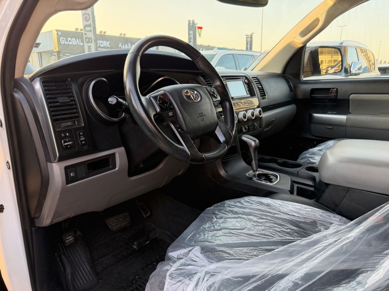 Toyota Sequoia SR5 (NON GCC)