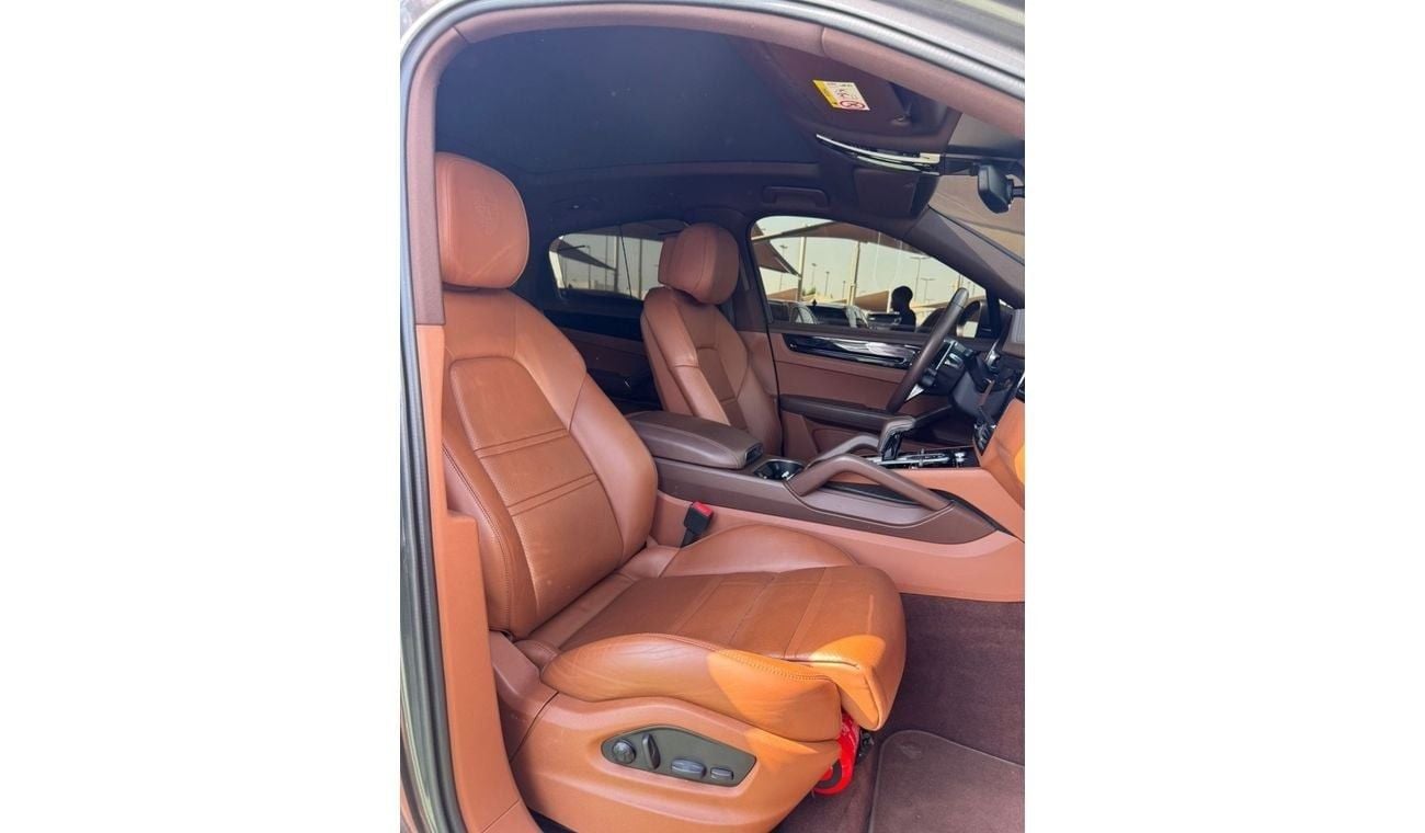 Porsche Cayenne Base Coupe