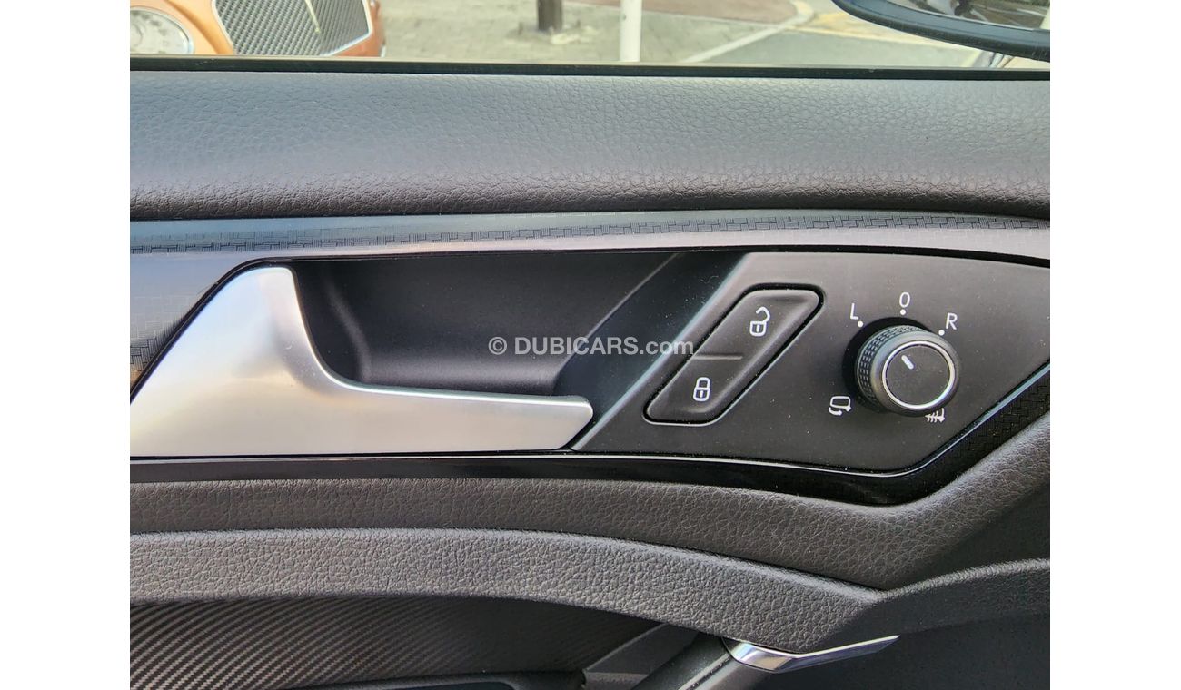 فولكس واجن جولف Volkswagen Golf R_Gcc_2016_Excellent_Condition _Full option