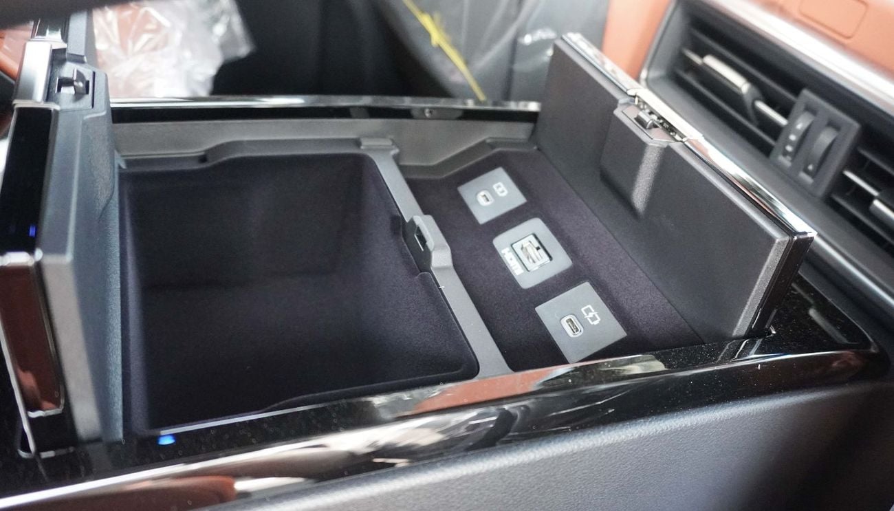 لكزس LX 700h LEXUS-LX700H 3.5L VIP (WIRELESS CHARGER, REAR TV SCREEN, 360 DEGREE CAMERA)