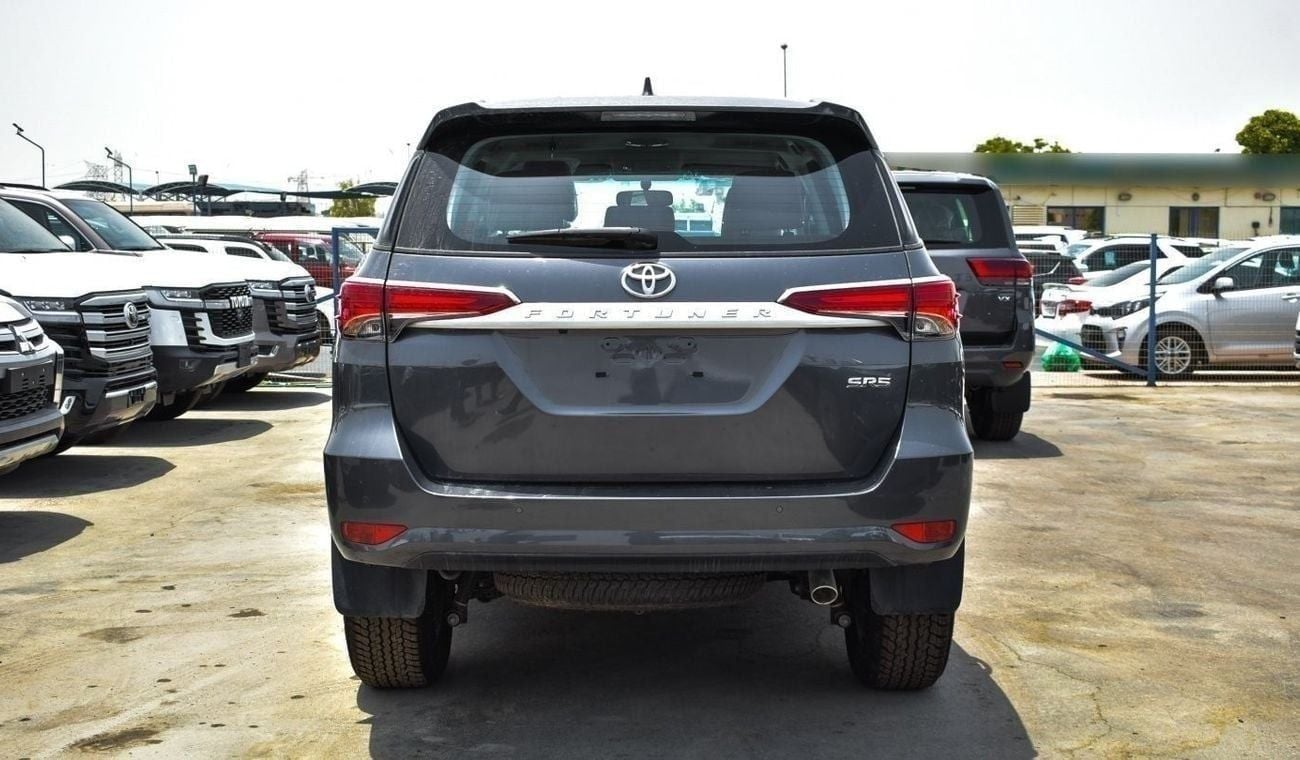 تويوتا فورتونر Toyota fortuner 2.7L petrol 4x2 MY2023