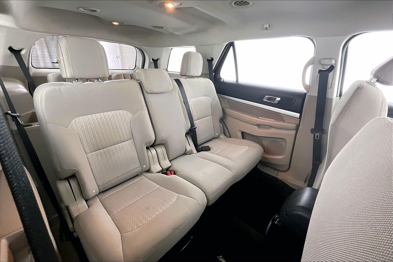 Ford Explorer XL / Standard | National Day Celebration | Guaranteed Warranty | 0 Down Payment