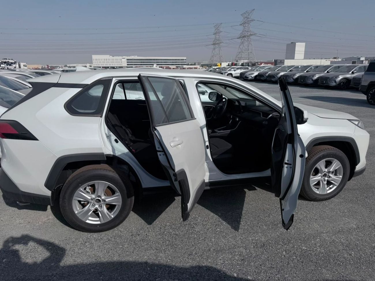 تويوتا راف ٤ LE 2.0L Basic Petrol | 2025