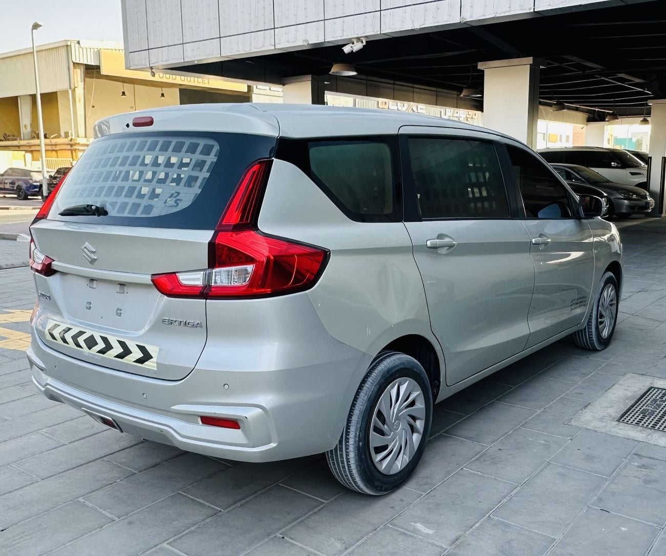 سوزوكي ايرتيغا سيارة توصيل | مقعدان | بدون رسوم إضافية | سيارة مستعملة معتمدة |