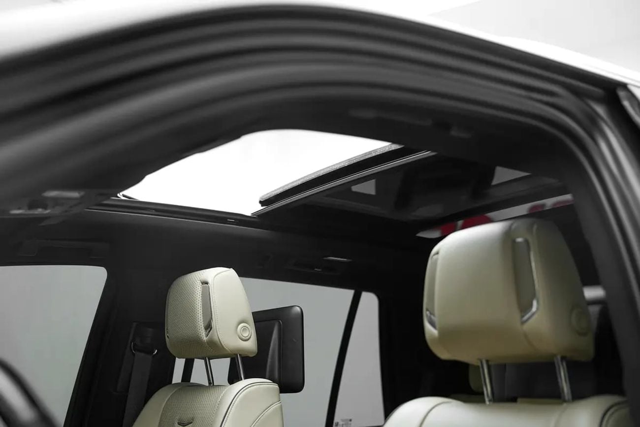 كاديلاك إسكالاد 600 BLACK EDITION WITH WARRANTY AND SERVICE CONTRACT