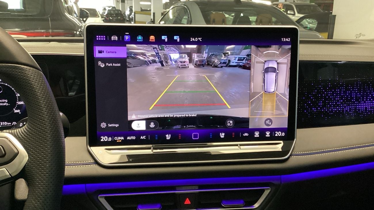 فولكس واجن تيجوان R-Line | شامل الضمان | 0 ﺪﻔﻋﺓ ﺃﻮﻟﻯ