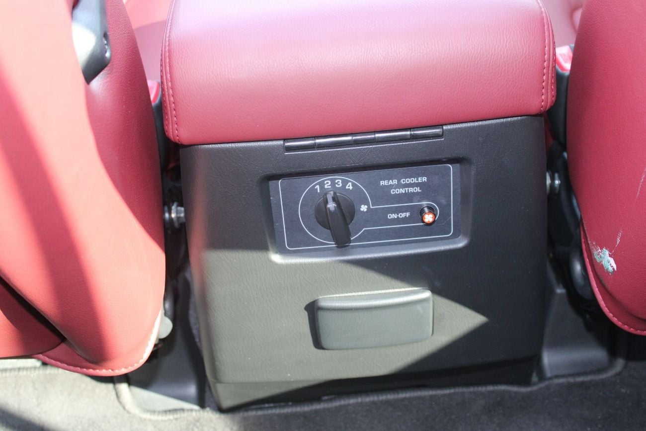 Nissan Patrol Super Safari Nissan Patrol Super Safari 2023 Model Year 4800VTC 4x4  Full Service done 5years Warranty 3Years Fre