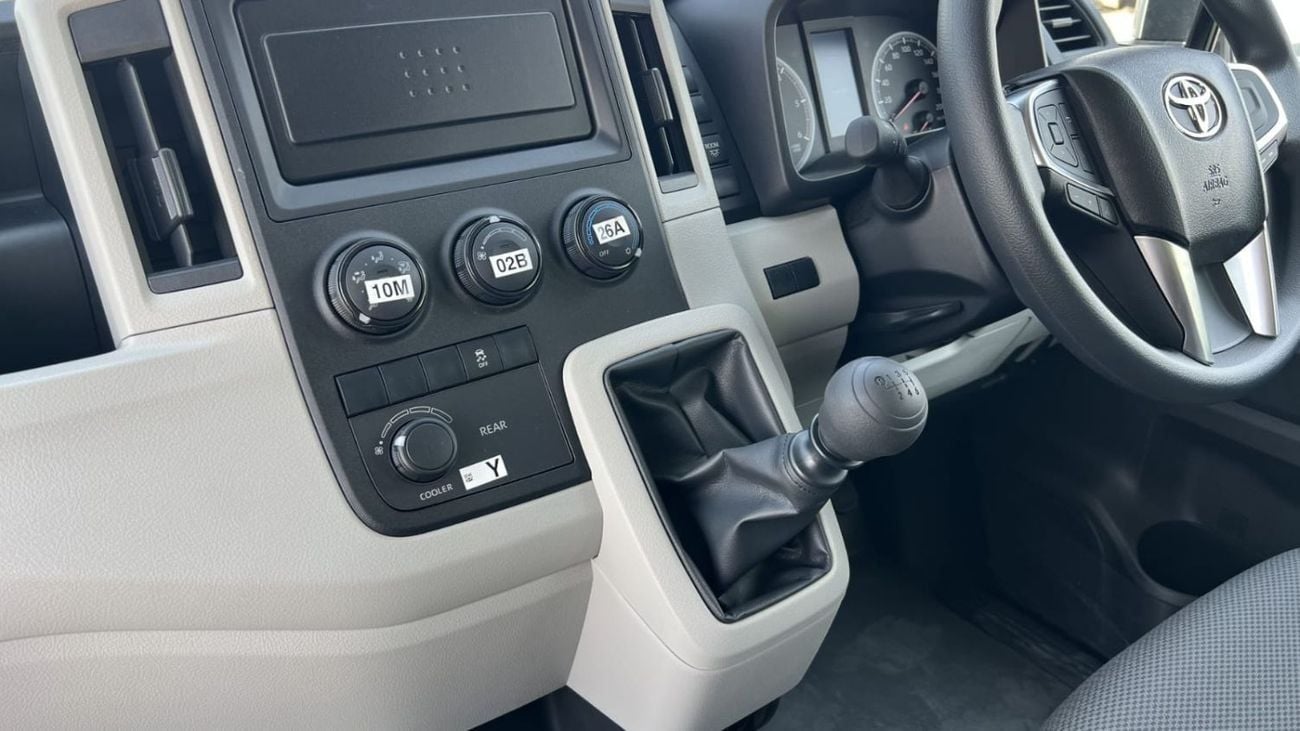 تويوتا هاياس DLS -High Roof Commuter 2.8L M/T