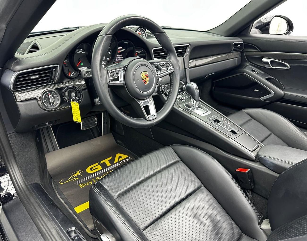 Porsche 911 2017 Porsche 911 Carrera 4 Cabriolet, April/2027 Porsche Warranty, Full Porsche Service History, GCC