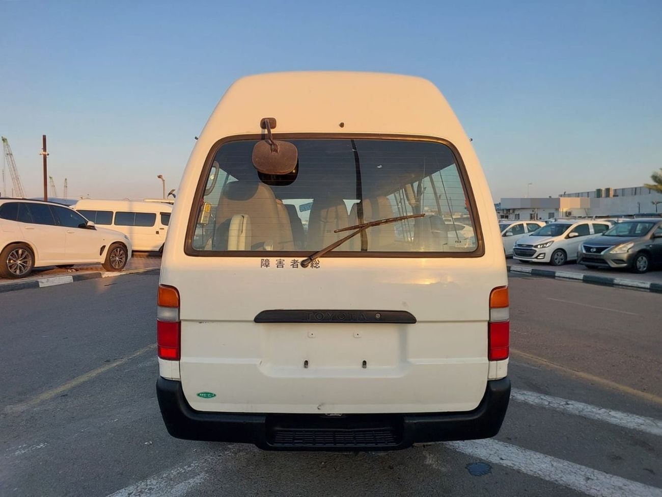 Toyota Hiace TOYOTA HIACE COMMUTER VAN RHD 2001 MODEL 2.4 L PETROL AUTOMATIC(PM06526)