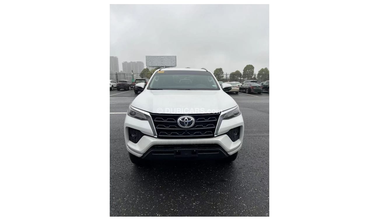 Toyota Fortuner GX2 TOYOTA FORTUNER 2.4 Diesel AWD