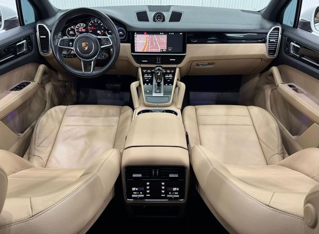 Porsche Cayenne Std 3.0L (335 HP) 2018 Porsche Cayenne, Warranty, Full Service History, Excellent Condition, GCC