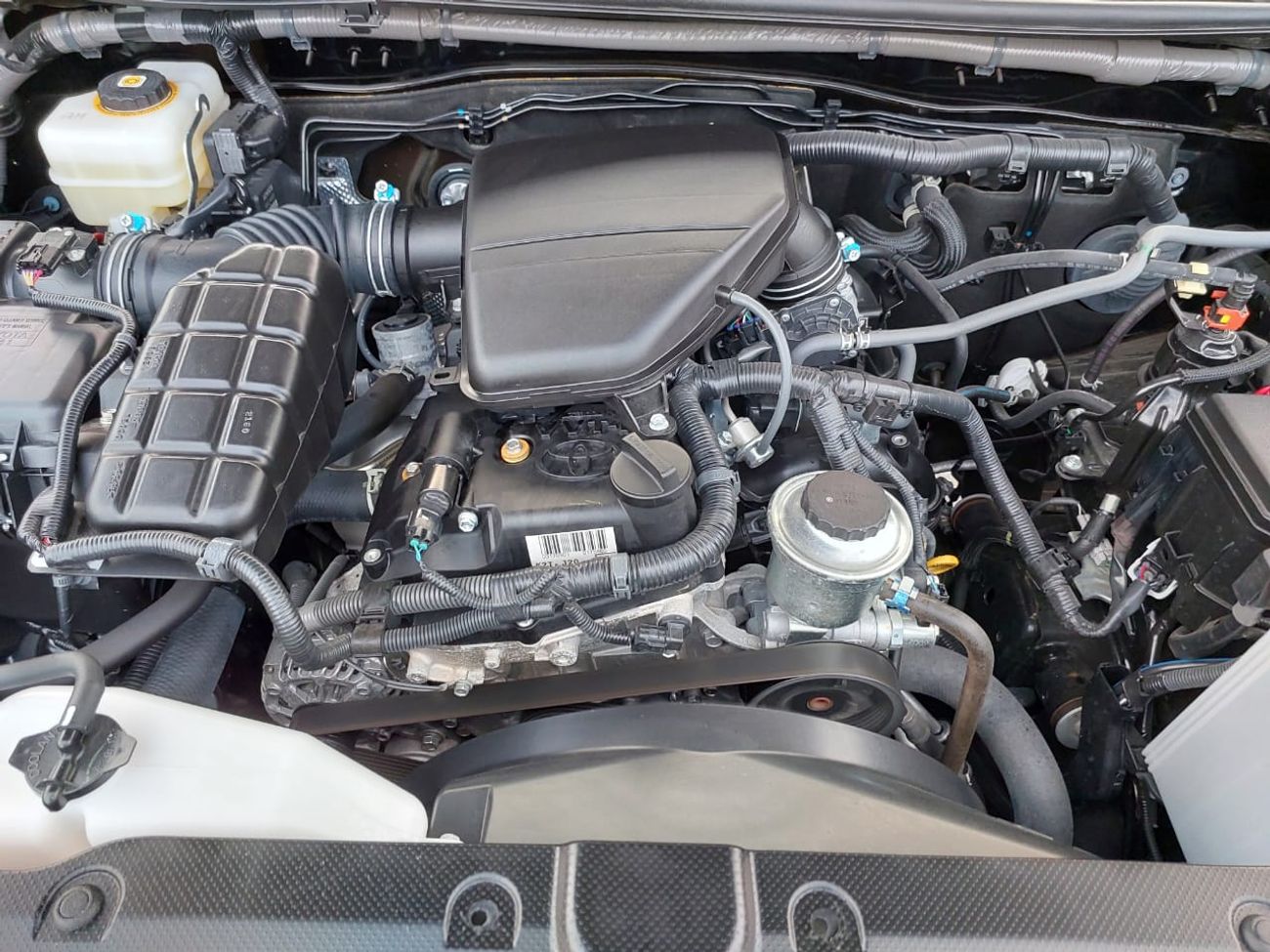 Toyota Land Cruiser TOYOTA LAND CRUISER PRADO SUV RHD 2022 MODEL 2.7 L PETROL AUTOMATIC(PM41440)