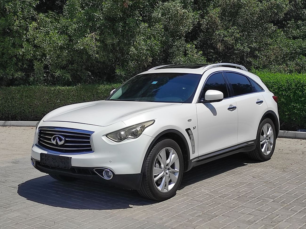 Infiniti Q70 Sports 3.7L Infinity Qx 70 2016 Gcc V6 5 Camera full options no1