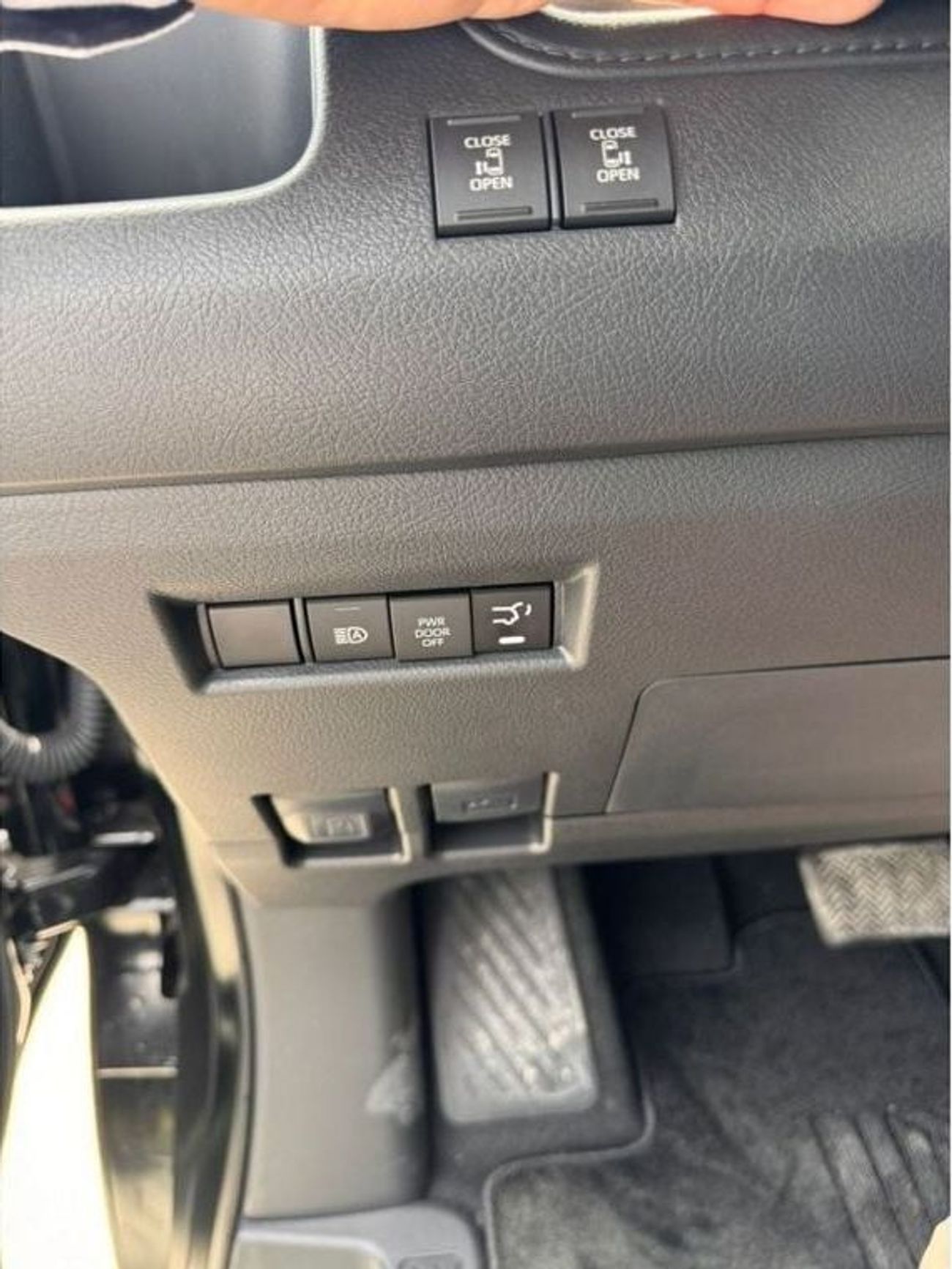 تويوتا جرافينا TOYOTA GRANVIA 3.5L PREMIUM 2026 MODEL