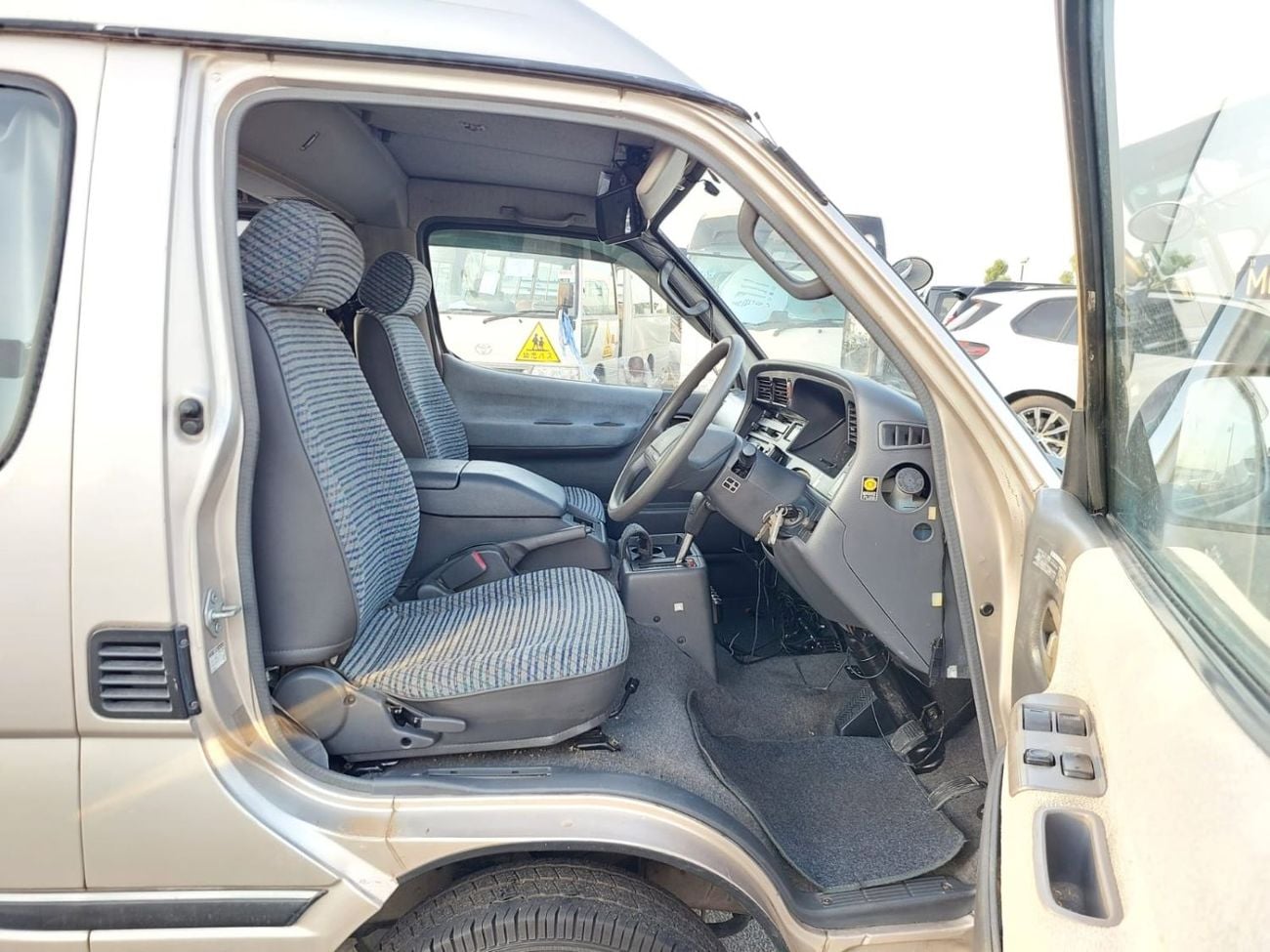 Toyota Hiace 1996 TOYOTA HIACE VAN RHD DIESEL AUTOMATIC(PM08789)