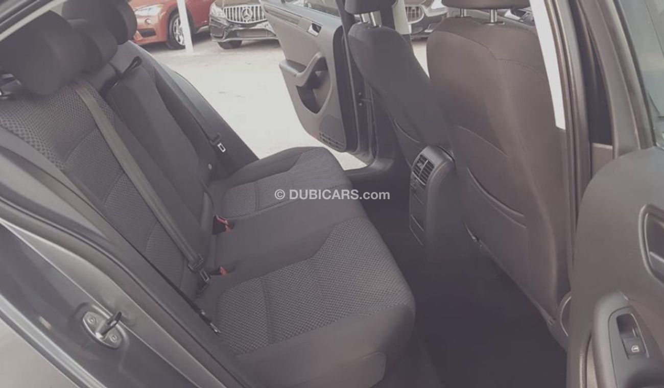 Volkswagen Jetta Volex wagan Getta model 2015 GCC car prefect condition full option low mileage sun roof leather seat