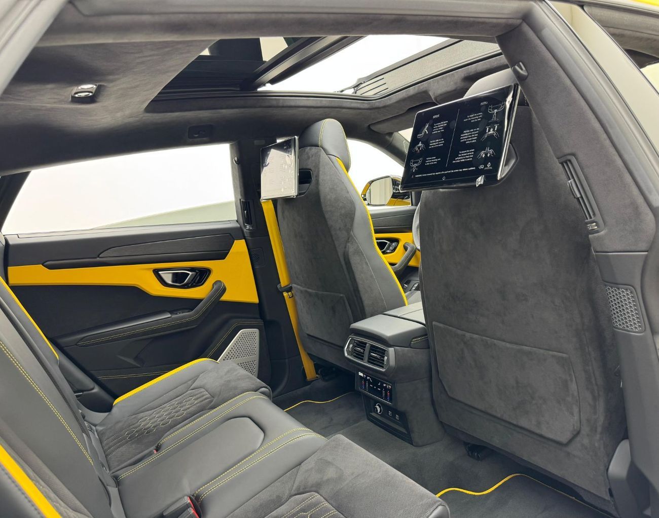 Lamborghini Urus S 4.0T V8 2024 Lamborghini Urus S, Full PPF, Agency Warranty & 2027 Service Contract, Agency FSH, GC