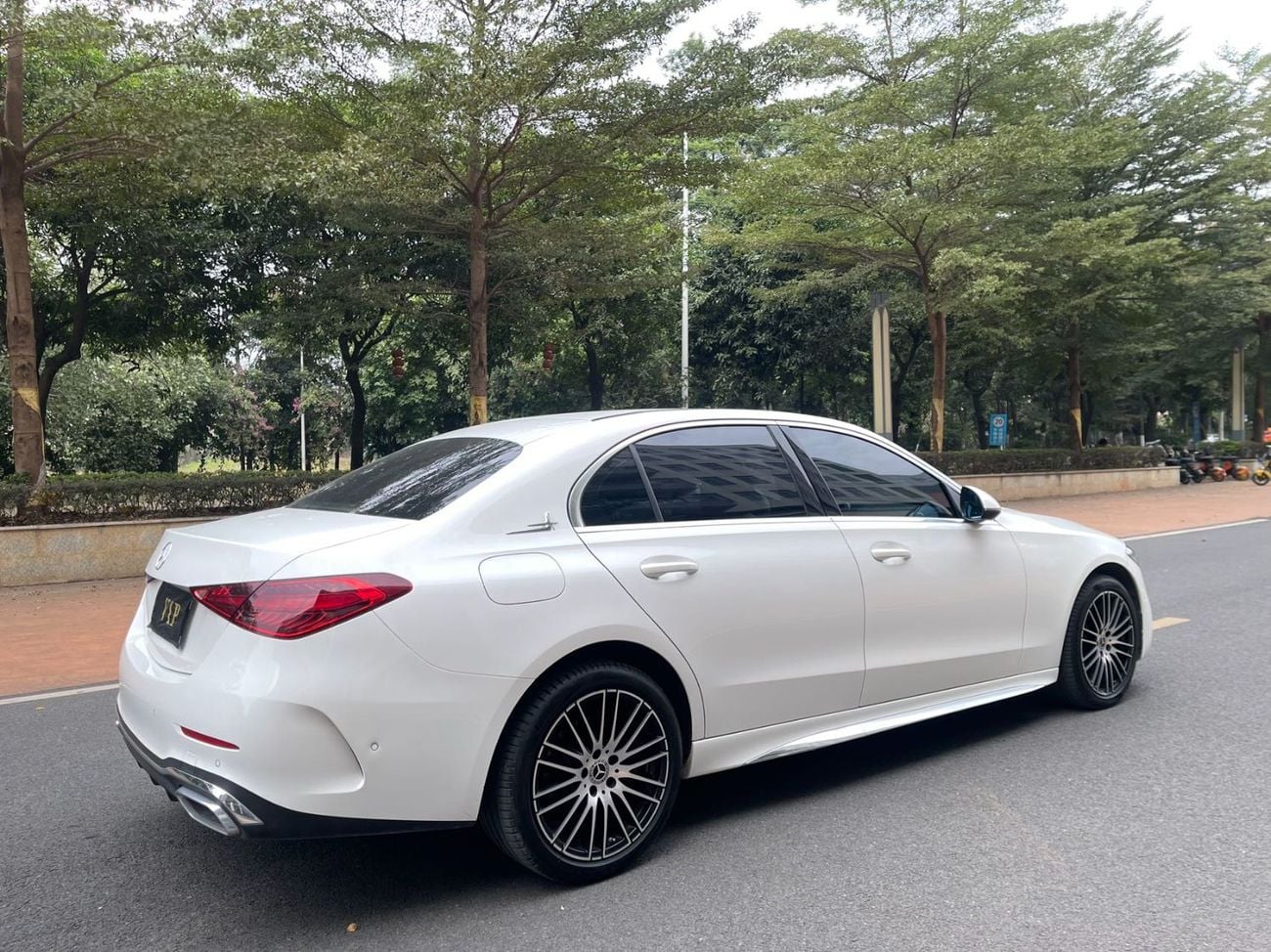 مرسيدس بنز C200 L