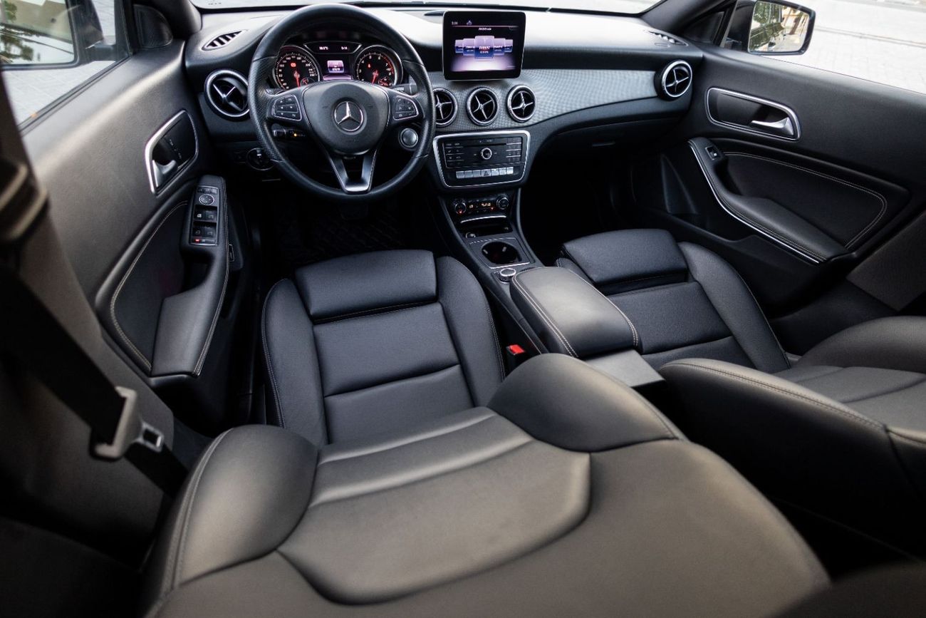 Mercedes-Benz CLA 200 Std 2.0L Mercedes-Benz CLA200 2019 GCC under Warranty with Flexible Down-Payment.