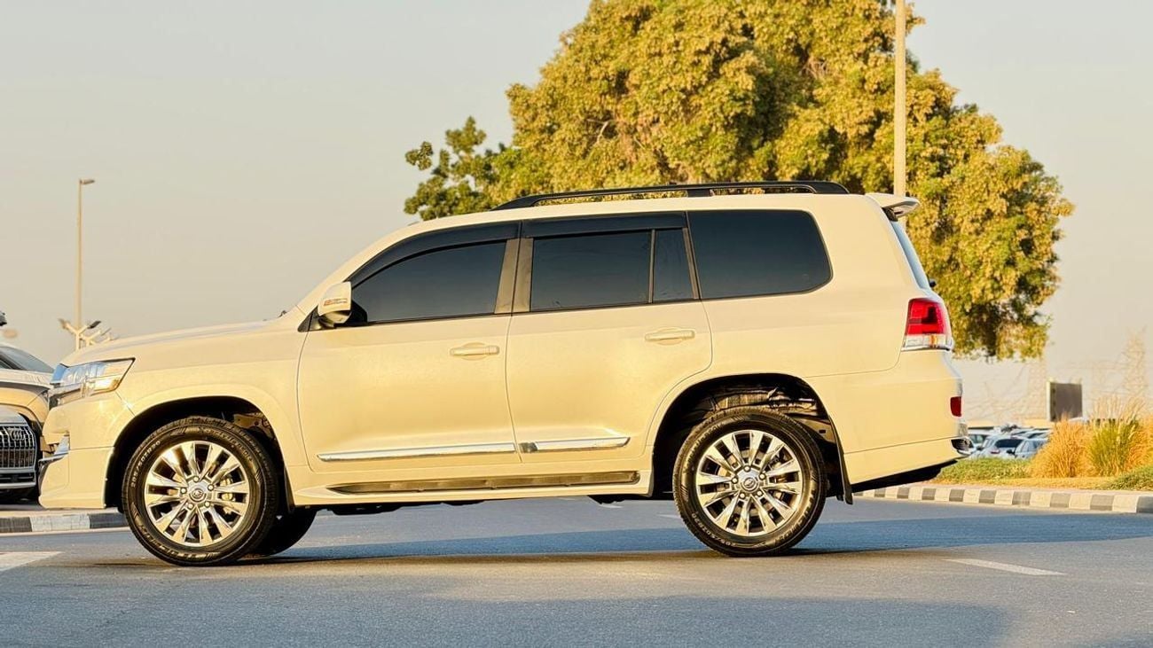 Toyota Land Cruiser PUSH START | V8 DIESEL ENGINE | SUNROOF | AUTOMATIC | PARKING SENSORS