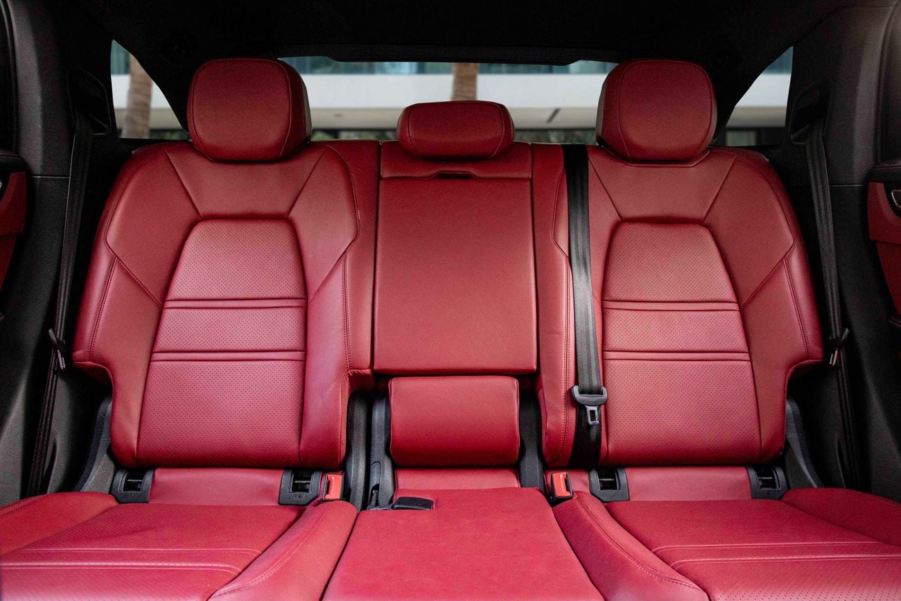Porsche Cayenne Cayenne Coupe Chrono Pack | 5,680 P.M | 0% Downpayment | Low KMS!