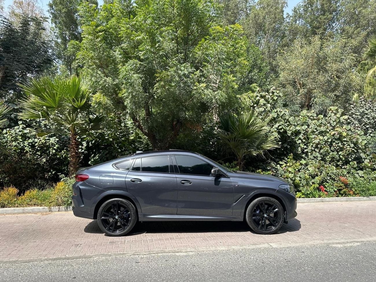 BMW X6 M50i 4.4L | 2022 | xDrive | GCC Specs | Twin Turbo V8 | Full Option | Perfect Condition