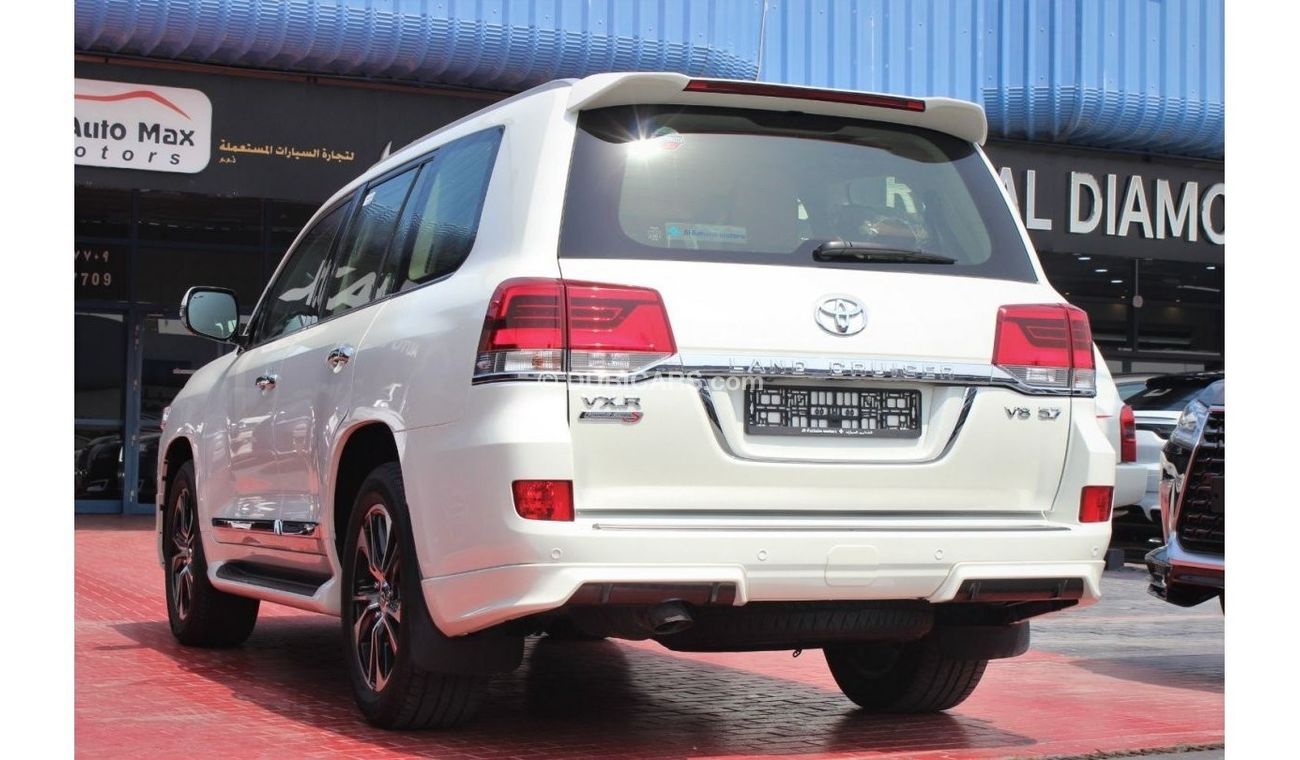 Toyota Land Cruiser VXR V8 5.7, GCC , UNDER WARRANTY FROM LOCAL DEALER (Inclusive VAT)