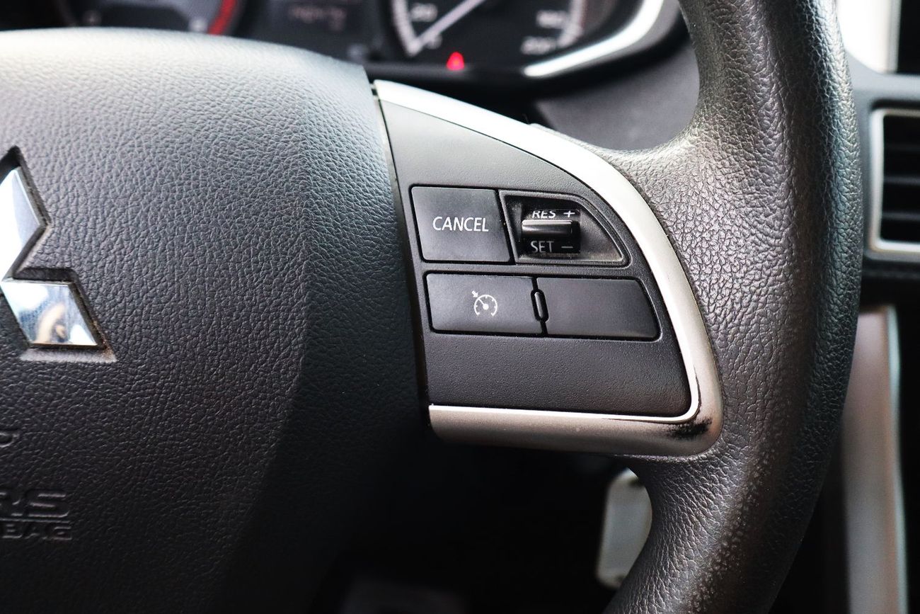 Mitsubishi Xpander Mid 1.5L